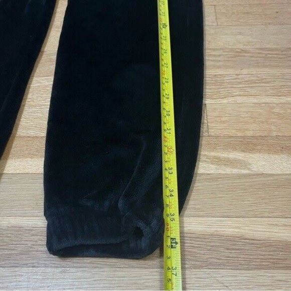 Athleta Double Cozy Karma Plush Joggers with Pockets size Small - Picture 6 of 7